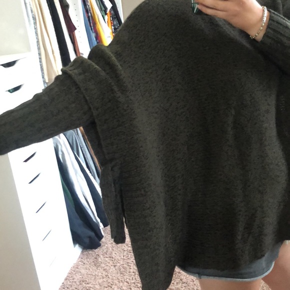 Sweater - Picture 2 of 3